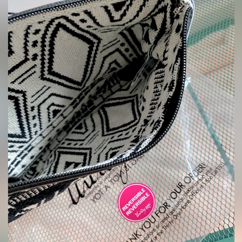 Thirty-One Rio Weave Reversible Pouch - Picture 2 of 7